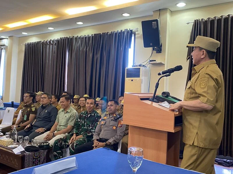 Foto: Wakil Bupati Manggarai Barat&nbsp;Yulianus Weng&nbsp;saat membuka acara Latsar CPNS Manggarai Barat.
